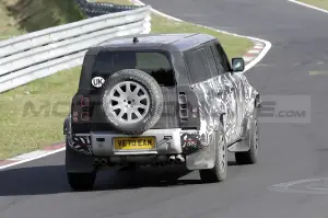 Land Rover Defender SVX 2023 - Foto Spia 19-04-2022 - 9