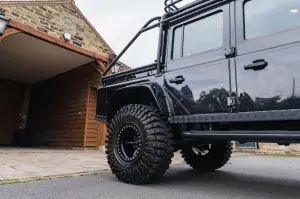 Land Rover Defender SVX Spectre - Foto