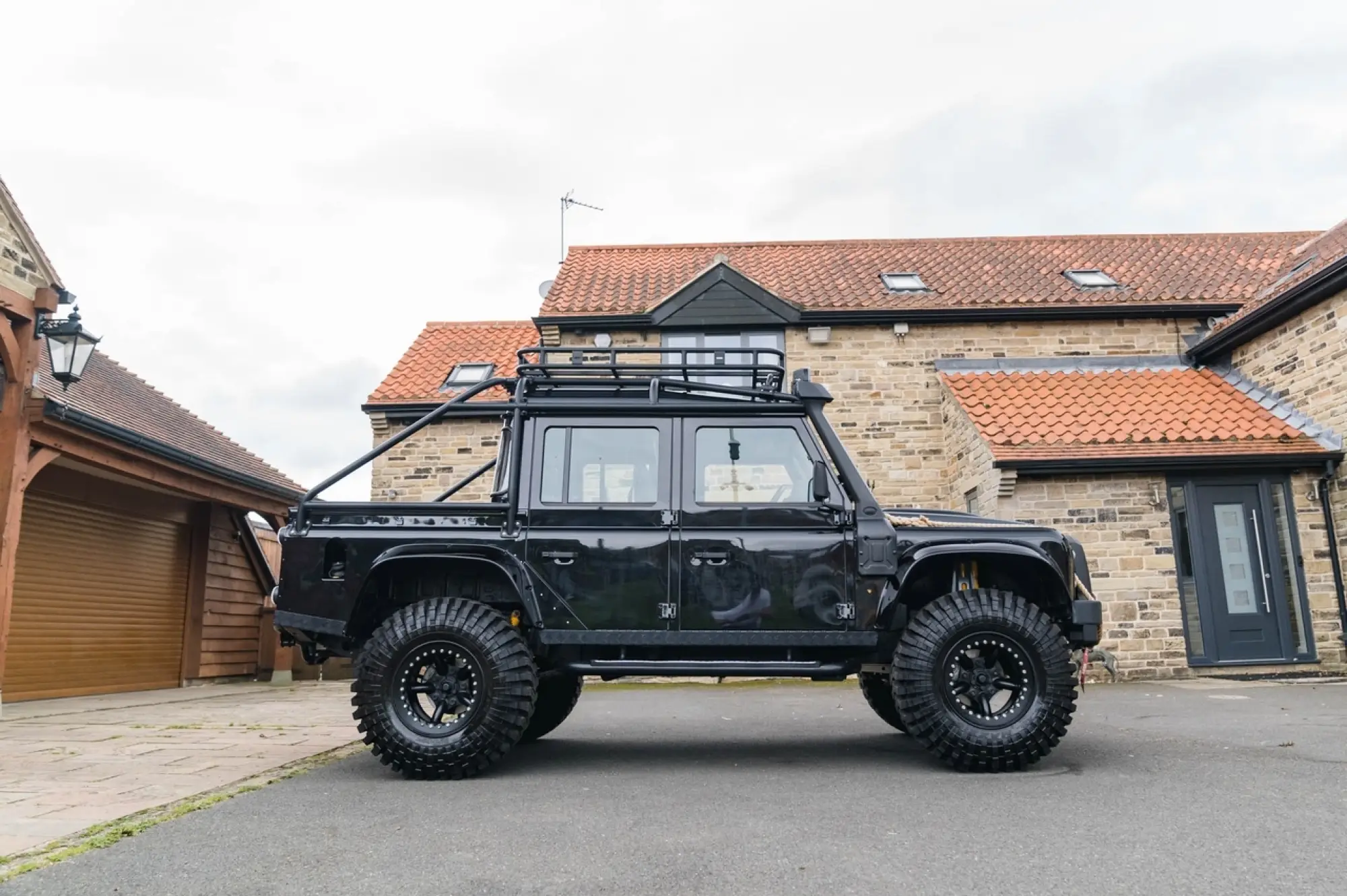 Land Rover Defender SVX Spectre - Foto - 10