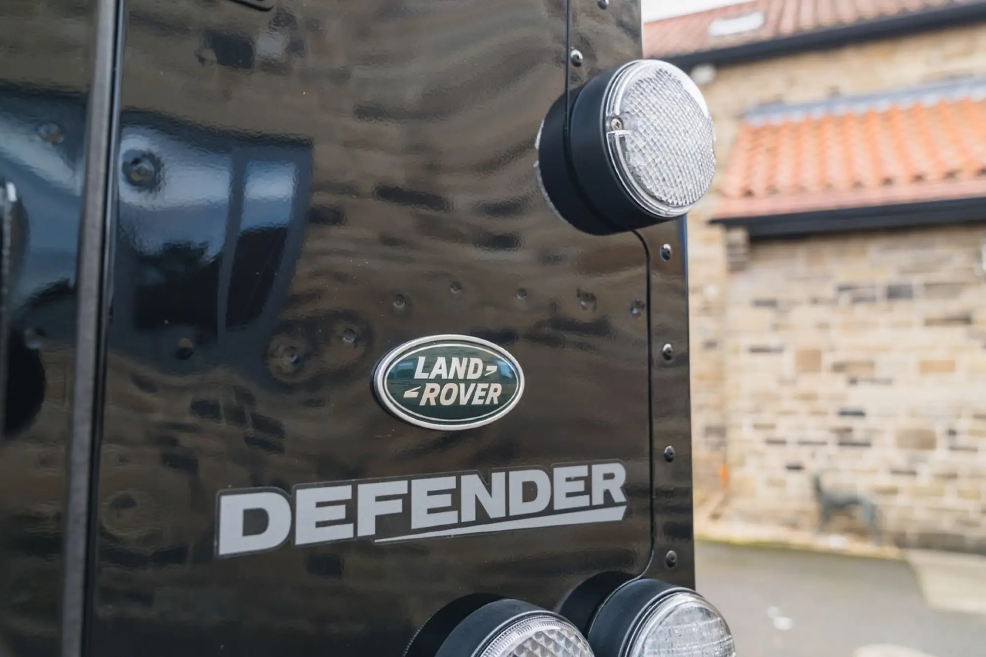Land Rover Defender SVX Spectre - Foto - 6