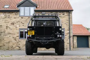 Land Rover Defender SVX Spectre - Foto