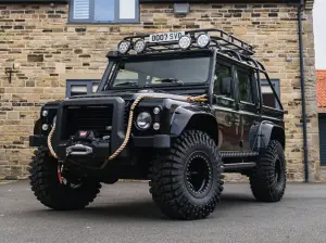 Land Rover Defender SVX Spectre - Foto