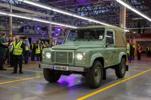 Land Rover Defender - ultimo modello realizzato all'impianto di Solihull - 1