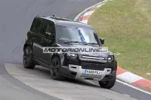 Land Rover Defender V8 - Foto spia 30-7-2020