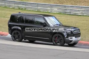 Land Rover Defender V8 - Foto spia 30-7-2020
