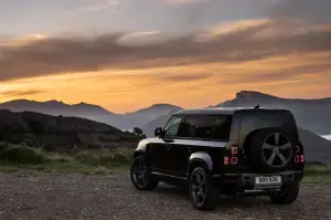 Land Rover Defender V8 - Prova Su Strada  - 6