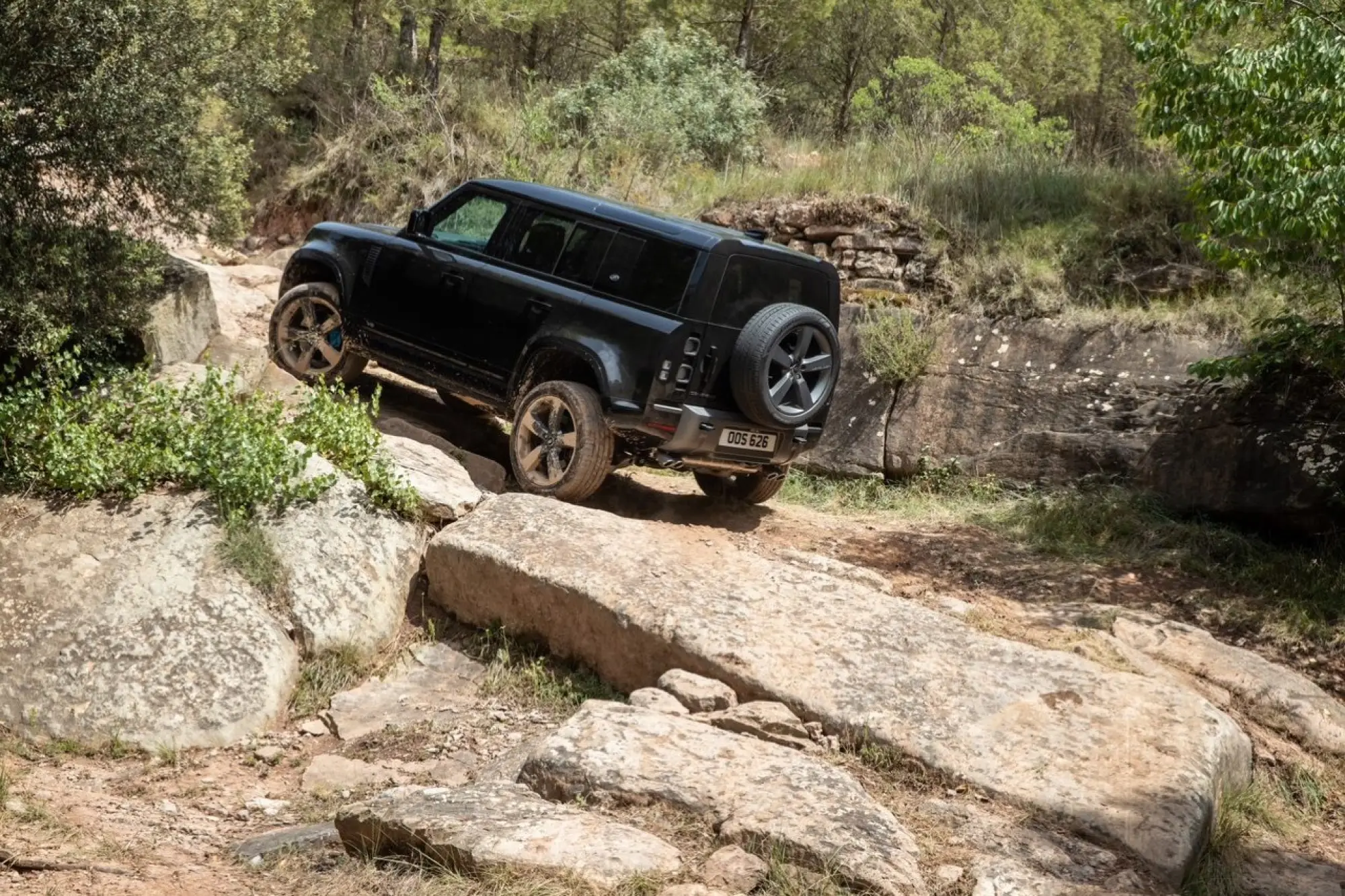 Land Rover Defender V8 - Prova Su Strada  - 12