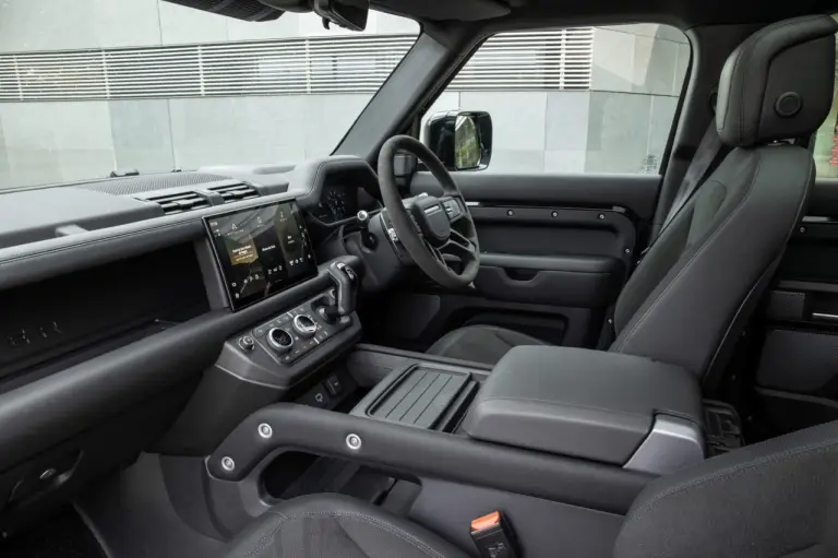 Land Rover Defender V8 - Prova Su Strada  - 9