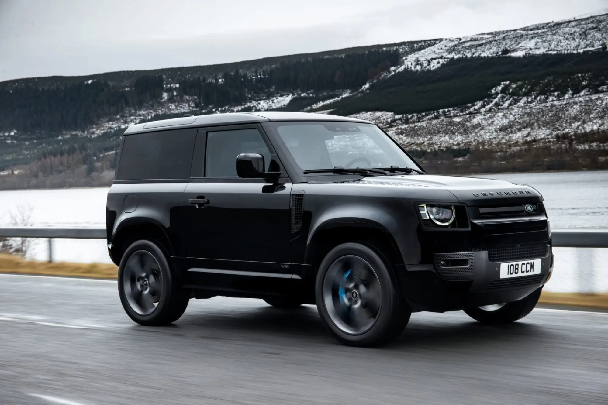 Land Rover Defender V8  - 23