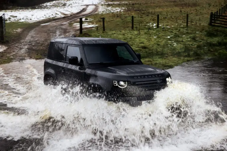 Land Rover Defender V8  - 25