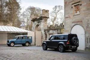 Land Rover Defender V8 