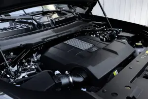 Land Rover Defender V8 