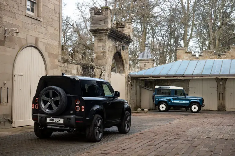Land Rover Defender V8  - 8