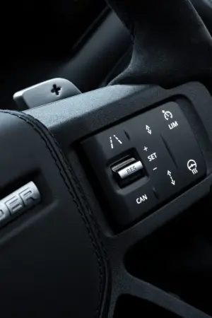 Land Rover Defender V8 