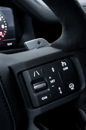 Land Rover Defender V8 