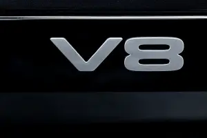 Land Rover Defender V8 