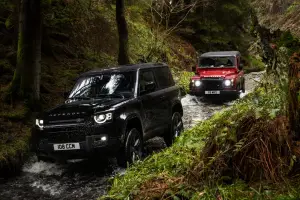 Land Rover Defender V8 