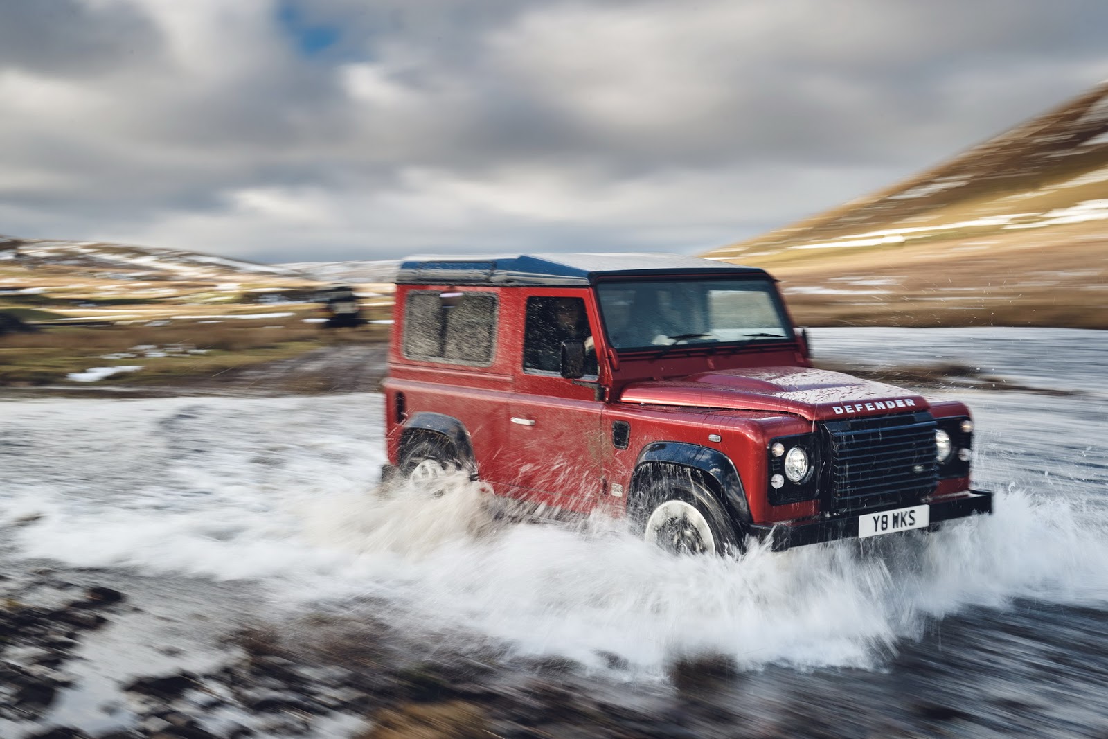 Land Rover Defender Works V8