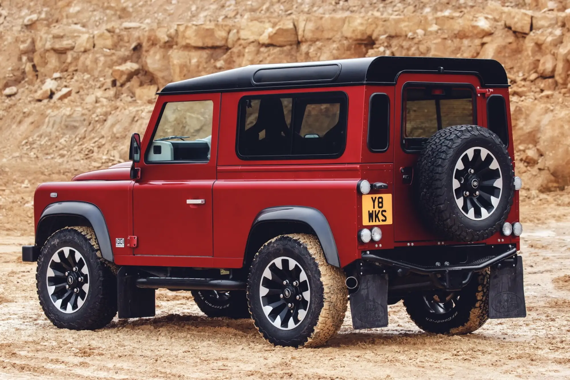 Land Rover Defender Works V8 - 10