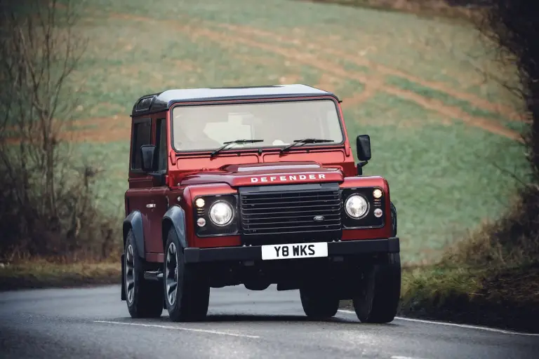 Land Rover Defender Works V8 - 5