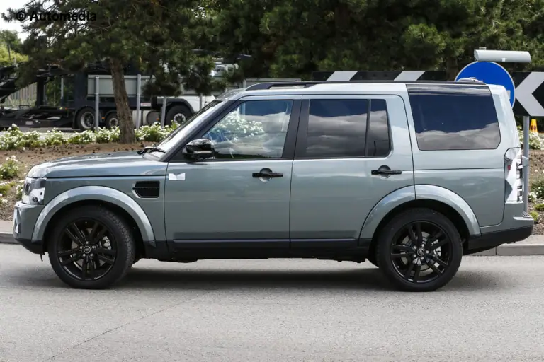 Land Rover Discovery 2014 - Foto spia 09-08-2013 - 3