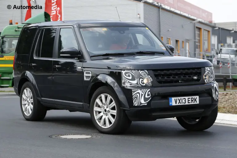 Land Rover Discovery 2014 - Foto spia 18-07-2013 - 2