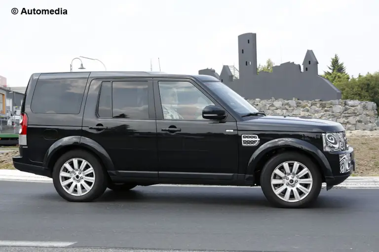 Land Rover Discovery 2014 - Foto spia 18-07-2013 - 3