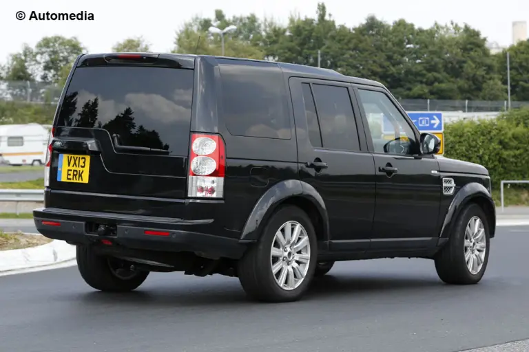 Land Rover Discovery 2014 - Foto spia 18-07-2013 - 4
