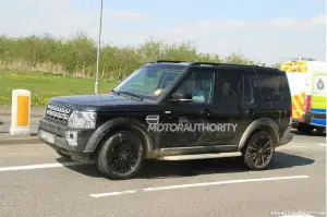 Land Rover Discovery 2015 - Foto Spia