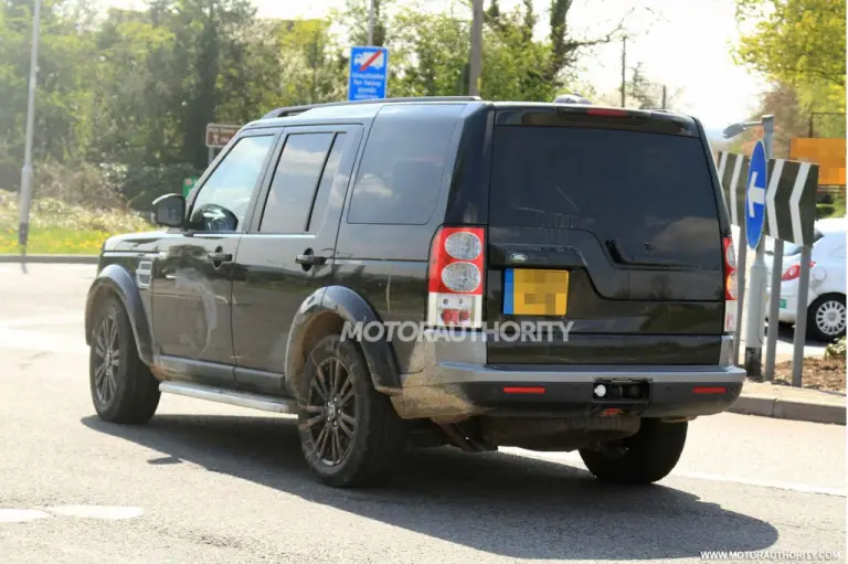 Land Rover Discovery 2015 - Foto Spia - 4