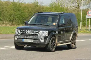 Land Rover Discovery 2015 - Foto Spia