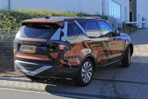 Land Rover Discovery 5 foto spia 25 agosto 2016 - 8