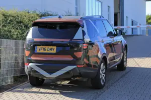 Land Rover Discovery 5 foto spia 25 agosto 2016