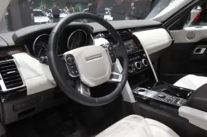 Land Rover Discovery 5 - Salone di Parigi 2016 - 3