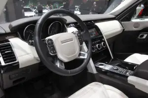 Land Rover Discovery 5 - Salone di Parigi 2016