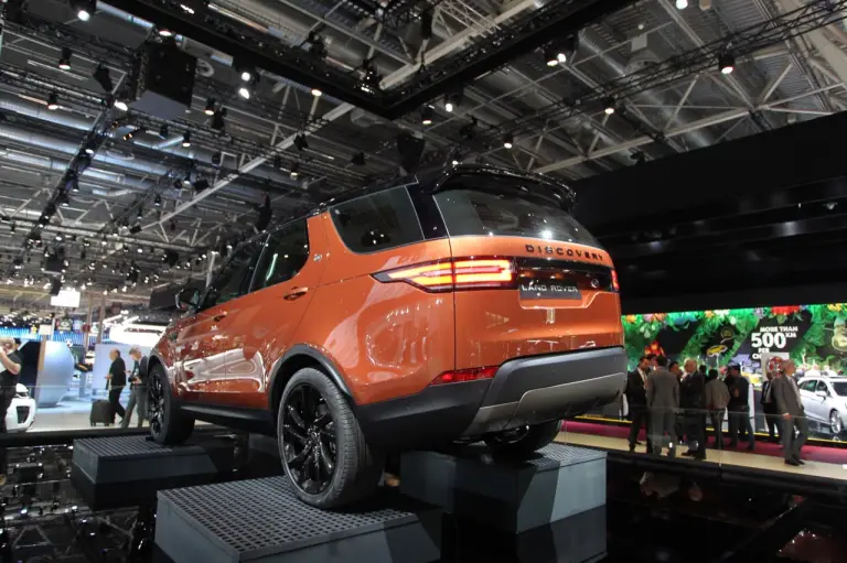 Land Rover Discovery 5 - Salone di Parigi 2016 - 10
