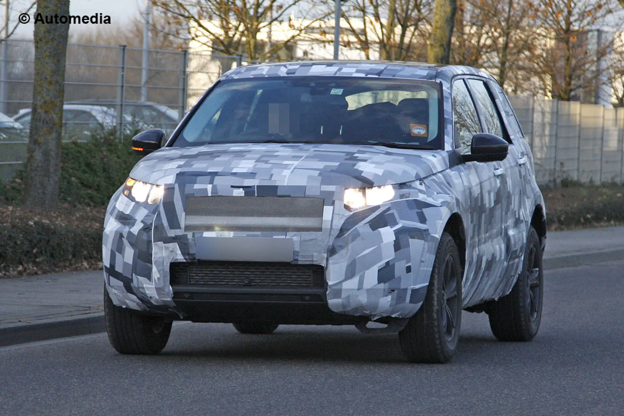 Land Rover Discovery baby - Foto spia 10-01-2014 - 1