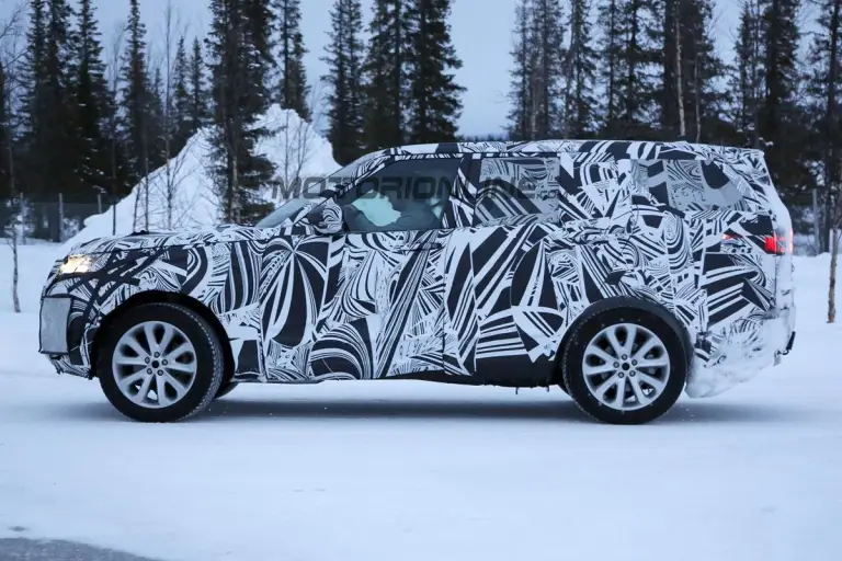 Land Rover Discovery MY 2017 - Foto spia 09-02-2016 - 5