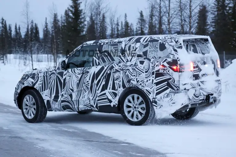 Land Rover Discovery MY 2017 - Foto spia 09-02-2016 - 6