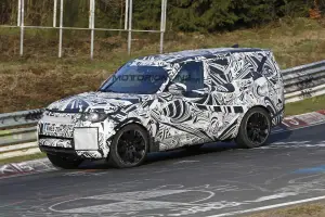 Land Rover Discovery MY 2017 - Foto spia 18-04-2016