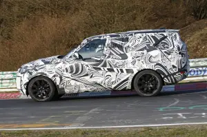 Land Rover Discovery MY 2017 - Foto spia 18-04-2016
