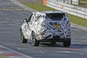 Land Rover Discovery MY 2017 - Foto spia 18-04-2016