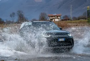 Land Rover Discovery - Prova su strada 2019