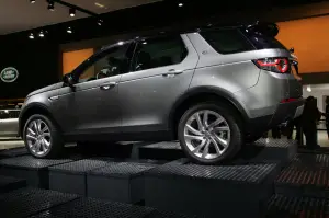 Land Rover Discovery - Salone di Parigi 2014