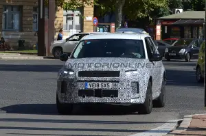 Land Rover Discovery Sport foto spia 10 settembre 2018 - 1