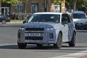 Land Rover Discovery Sport foto spia 10 settembre 2018 - 2