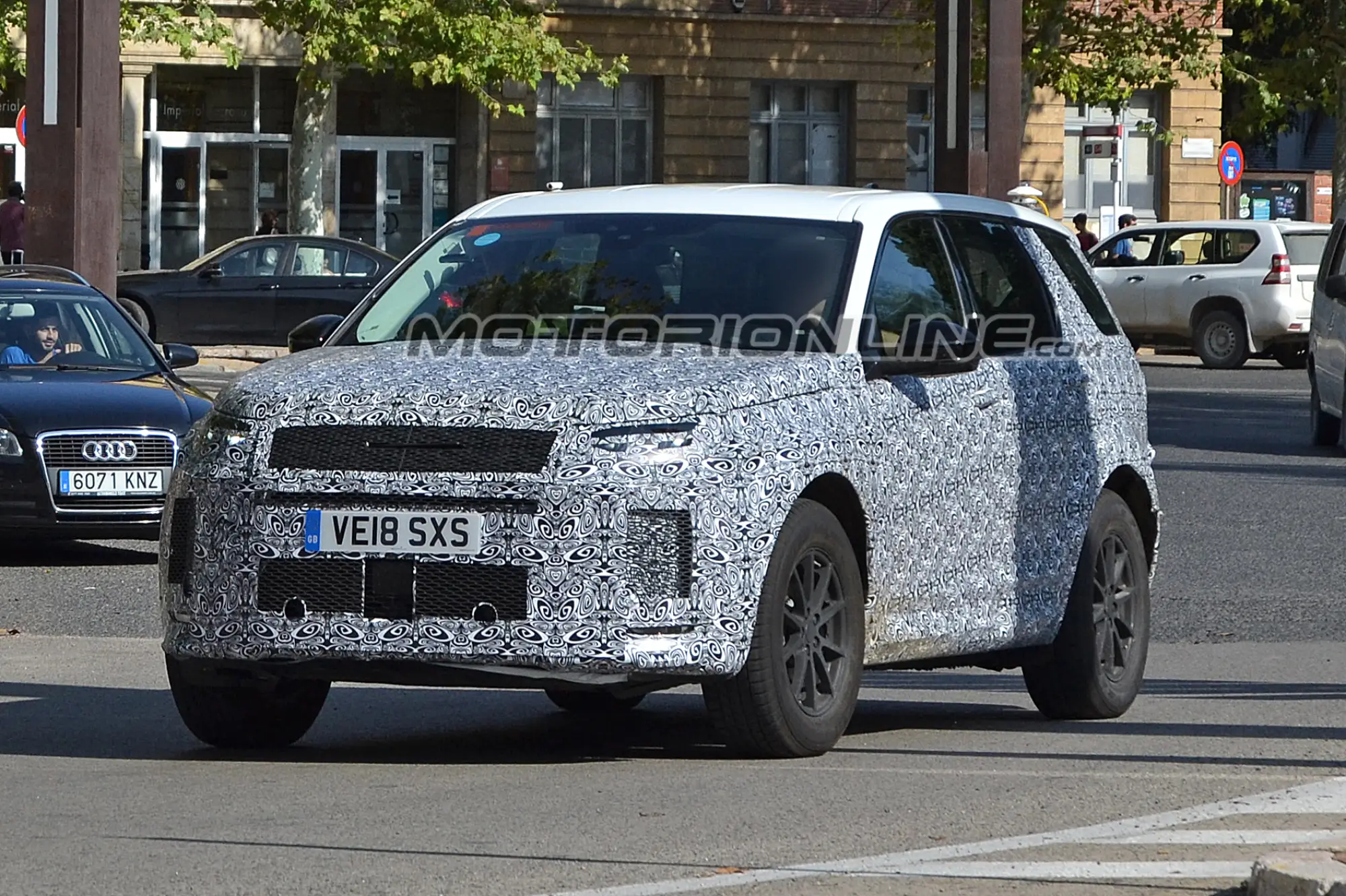 Land Rover Discovery Sport foto spia 10 settembre 2018 - 3