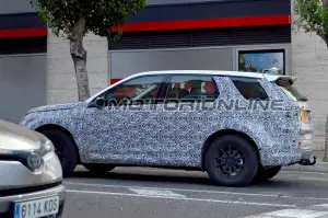 Land Rover Discovery Sport foto spia 10 settembre 2018 - 10