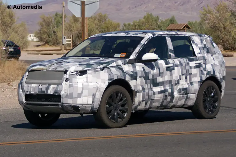 Land Rover Discovery Sport - Foto spia 16-06-2014 - 4