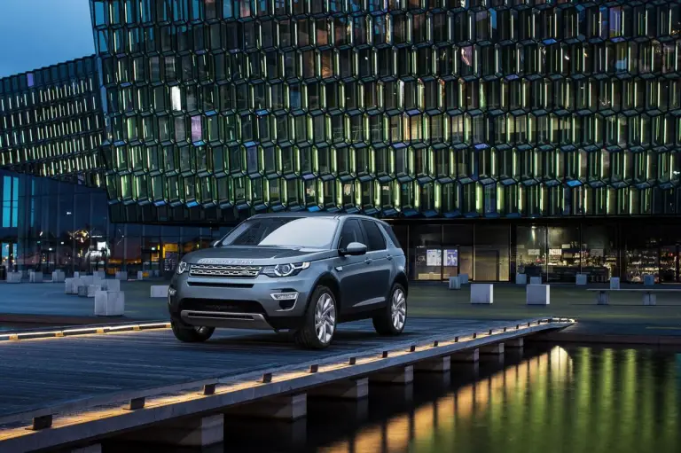 Land Rover Discovery Sport - Foto ufficiali - 18